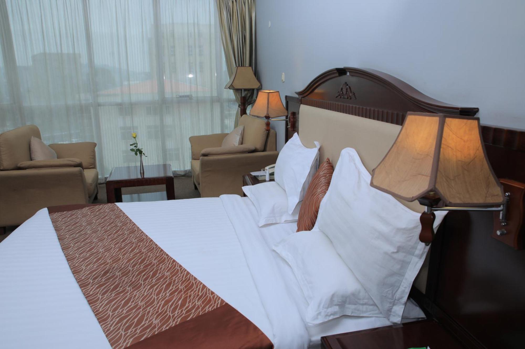 Debredamo Hotel Аддис-Абеба Экстерьер фото