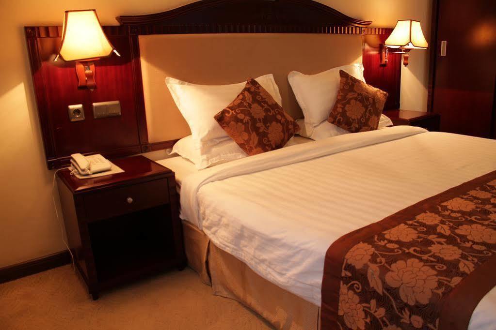 Debredamo Hotel Аддис-Абеба Экстерьер фото