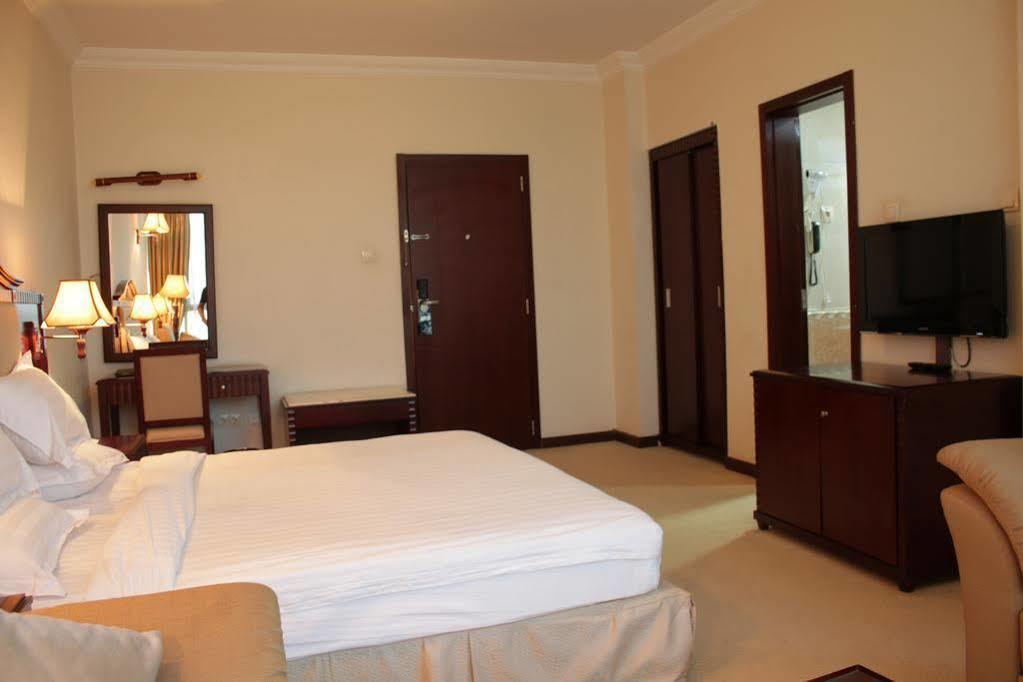 Debredamo Hotel Аддис-Абеба Экстерьер фото
